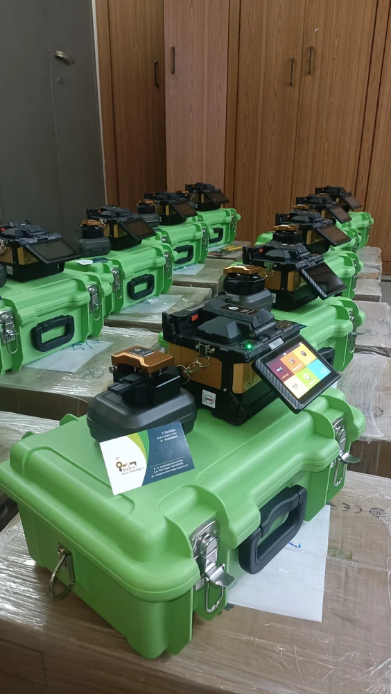INNO i4 Splicing Machine – Fast, Compact & Efficient Fiber Splicer 2