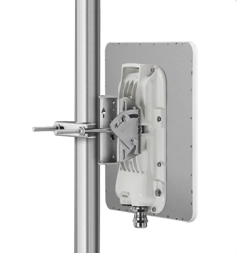 Cambium Networks C050045B002B PTP450i 5GHz End, ODU with Integrated High Gain Antenna 4